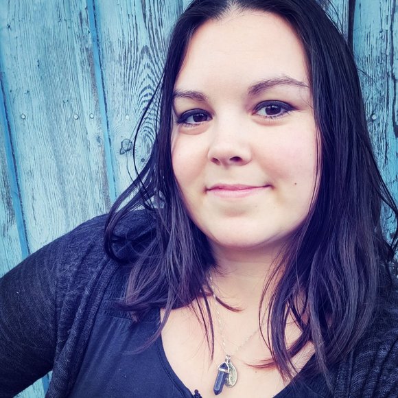 Meet Your Posher! - Picture 4 of 4